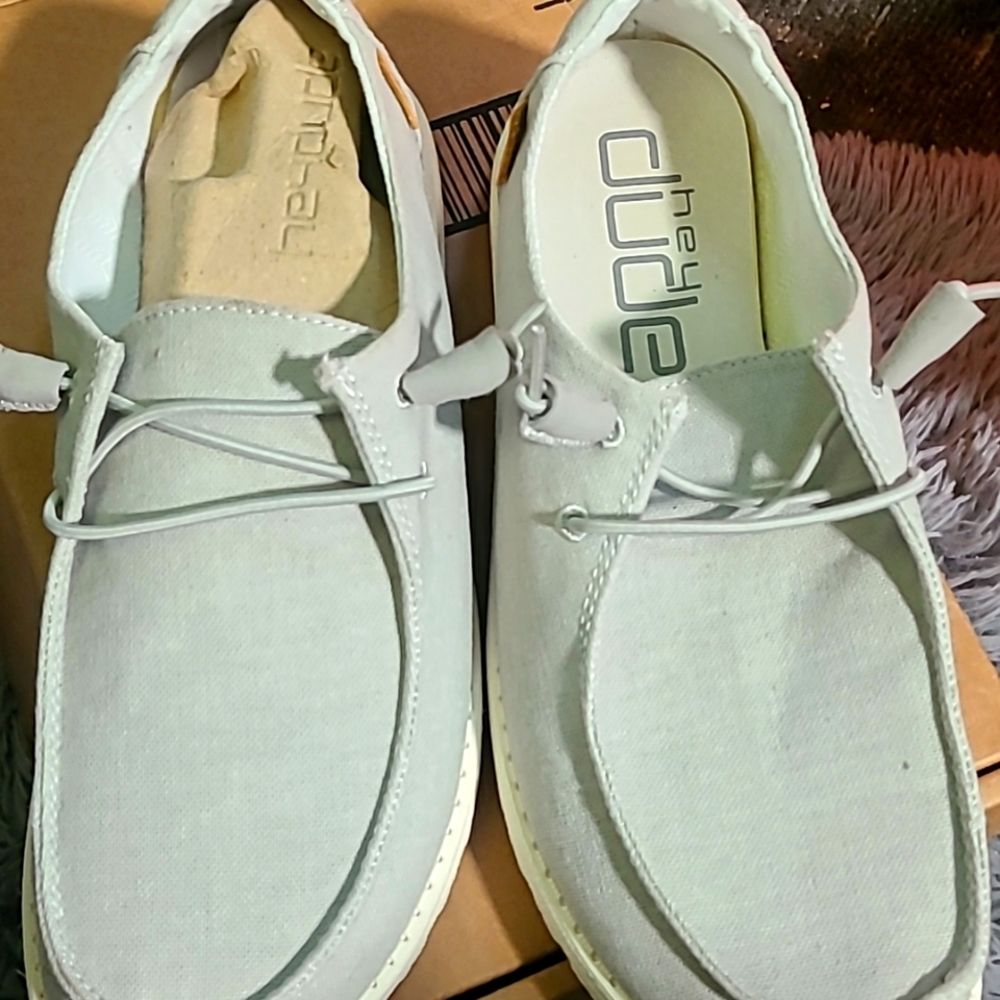 Hey dude size 10 new